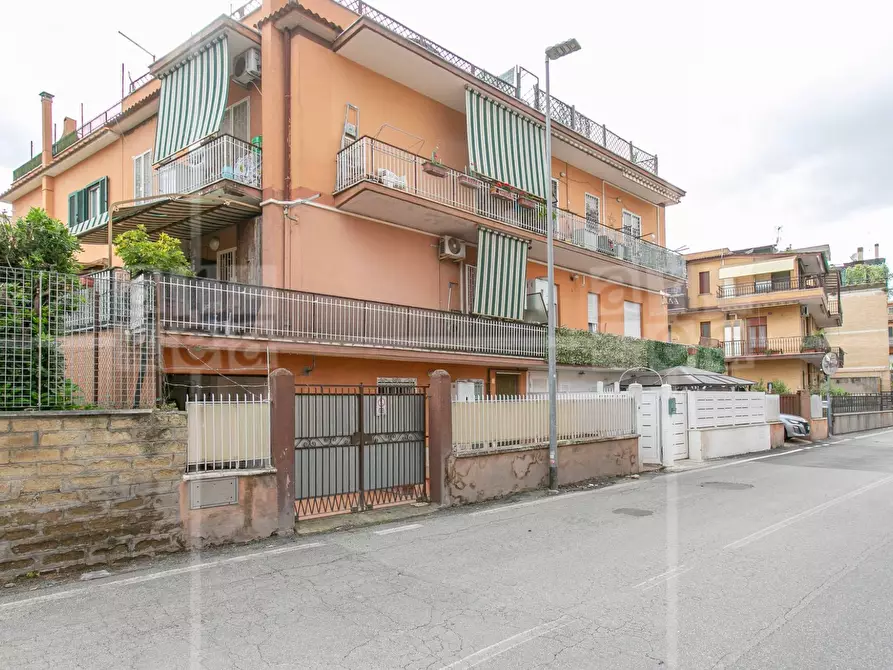 Immagine 1 di Appartamento in vendita  in Via Trofarello a Roma