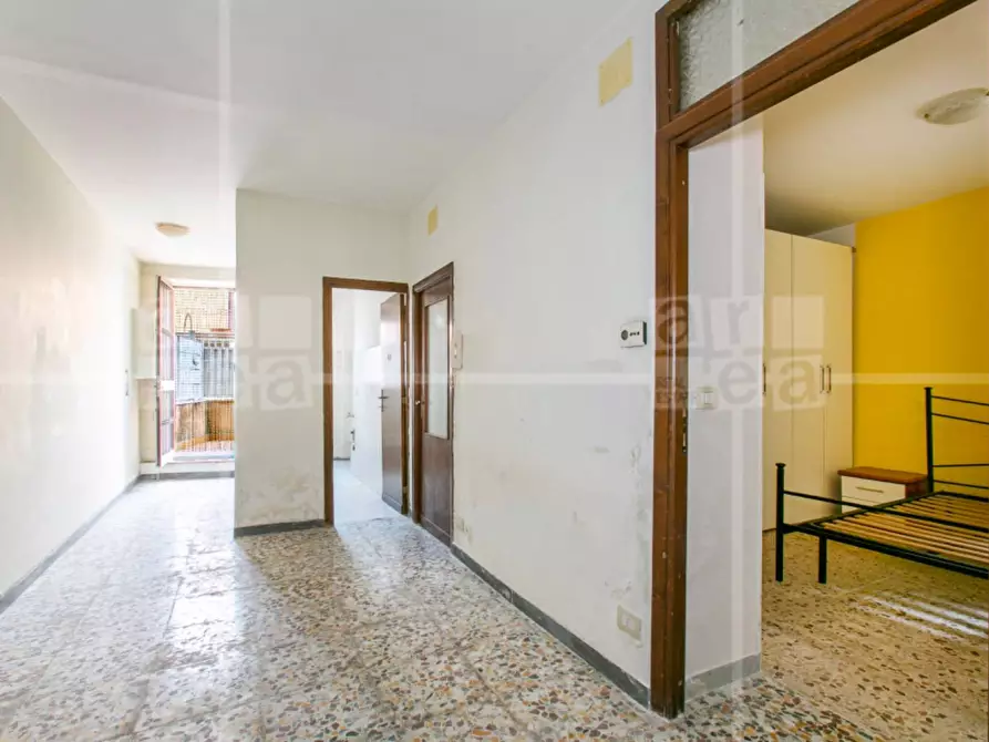 Immagine 7 di Appartamento in vendita  in Via Trofarello a Roma