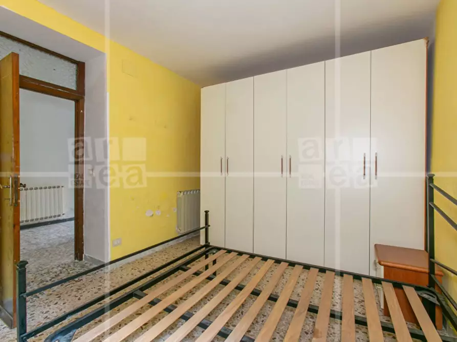 Immagine 11 di Appartamento in vendita  in Via Trofarello a Roma