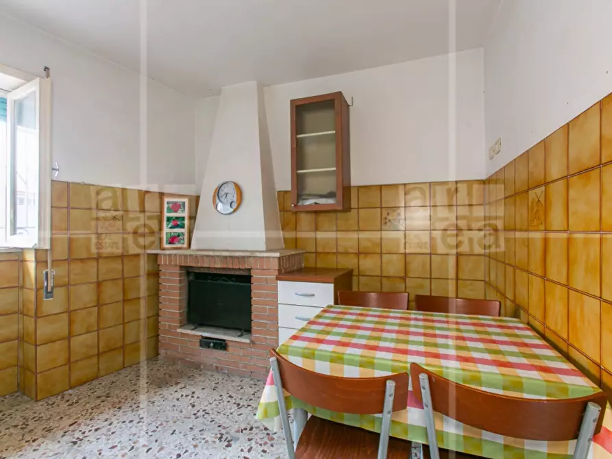 Immagine 13 di Appartamento in vendita  in Via Trofarello a Roma