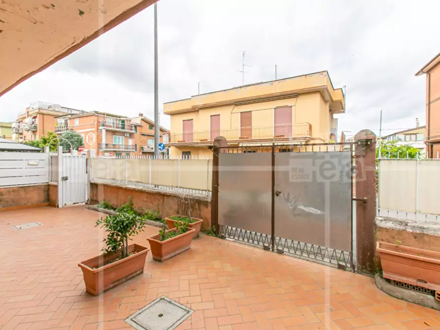 Immagine 21 di Appartamento in vendita  in Via Trofarello a Roma