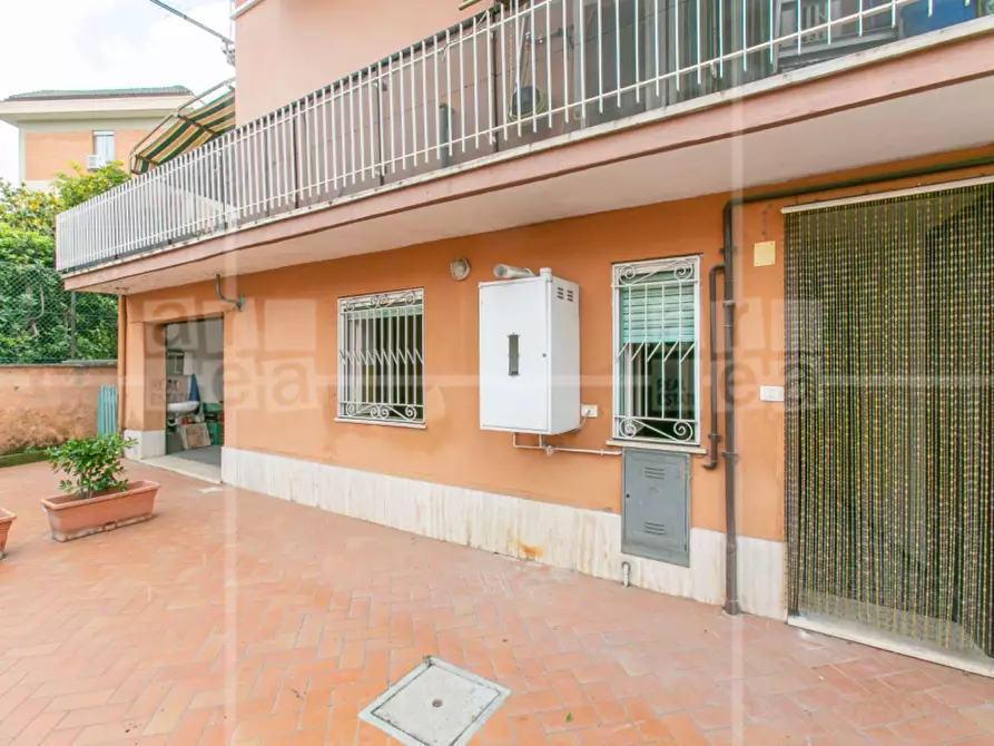 Immagine 27 di Appartamento in vendita  in Via Trofarello a Roma