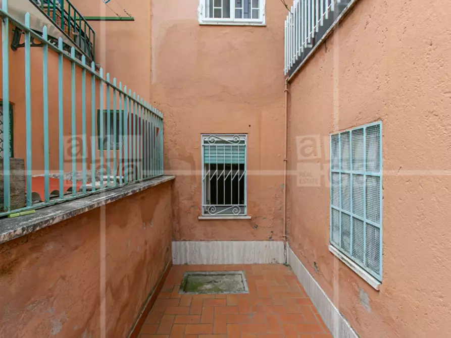 Immagine 30 di Appartamento in vendita  in Via Trofarello a Roma