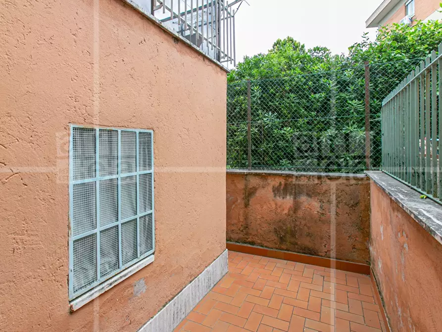 Immagine 31 di Appartamento in vendita  in Via Trofarello a Roma