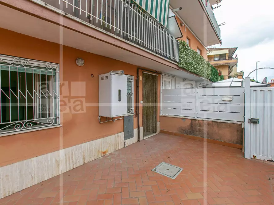 Immagine 32 di Appartamento in vendita  in Via Trofarello a Roma