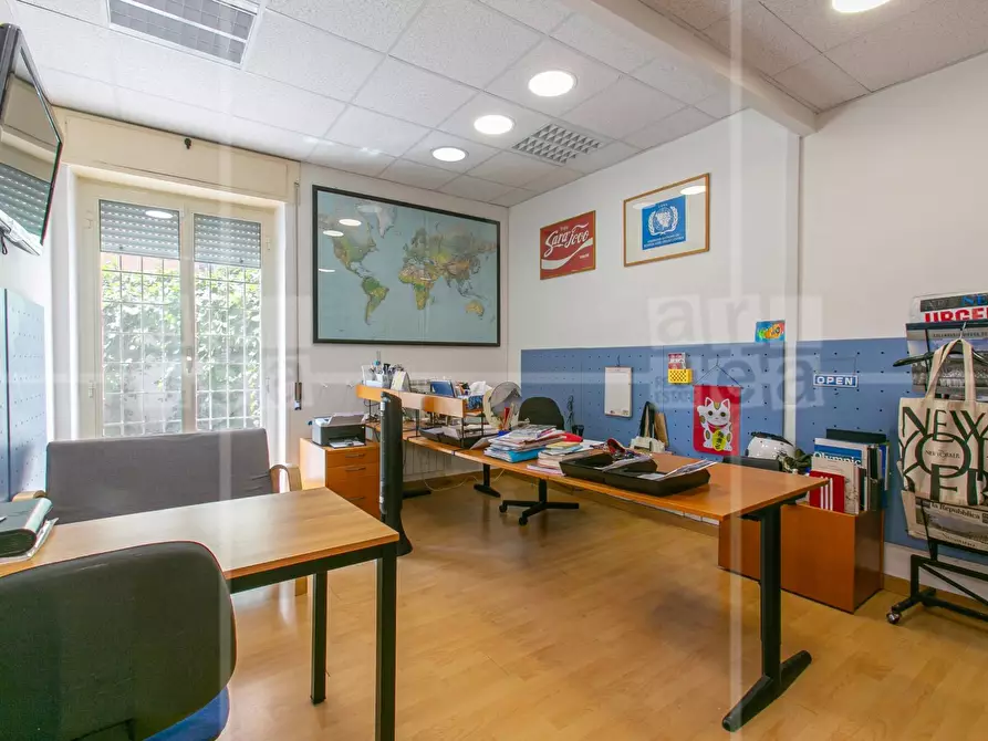 Immagine 1 di Appartamento in vendita  in Via Ascanio Rivaldi a Roma