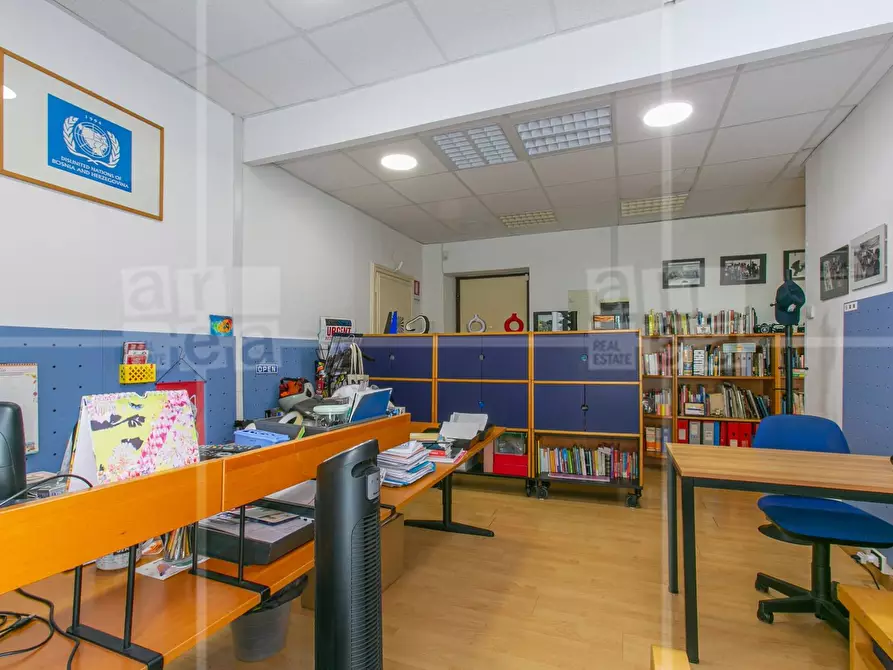 Immagine 3 di Appartamento in vendita  in Via Ascanio Rivaldi a Roma