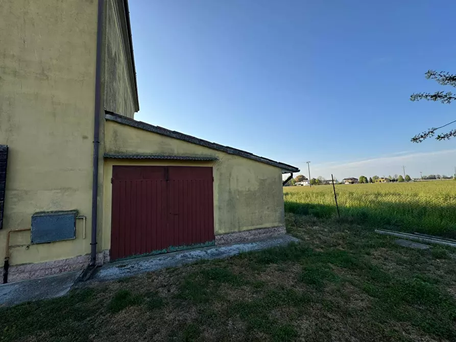Immagine 2 di Villa in vendita  a Concordia Sulla Secchia