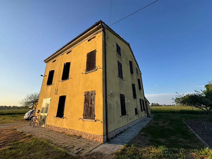 Immagine 1 di Villa in vendita  a Concordia Sulla Secchia