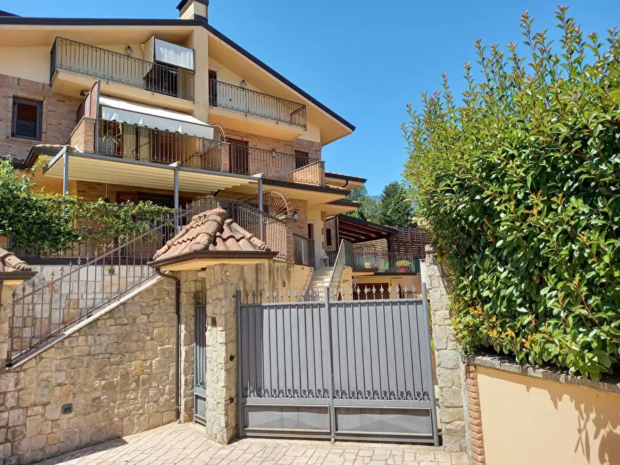 Immagine 1 di Casa semindipendente in vendita  in Sant'Eustachio Pennini 34 a Avellino