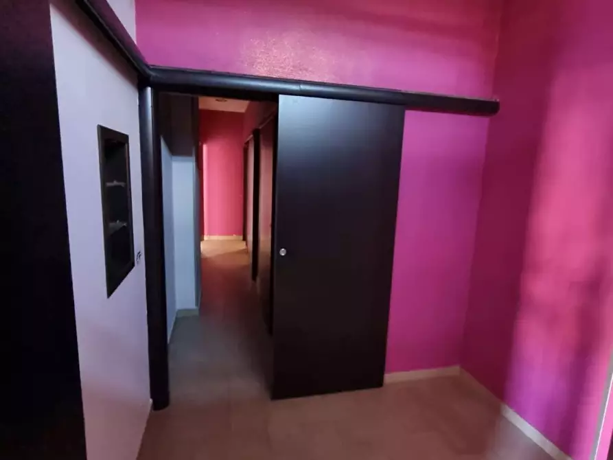 Immagine 6 di Locale commerciale in vendita  in Brigata Avellino a Avellino