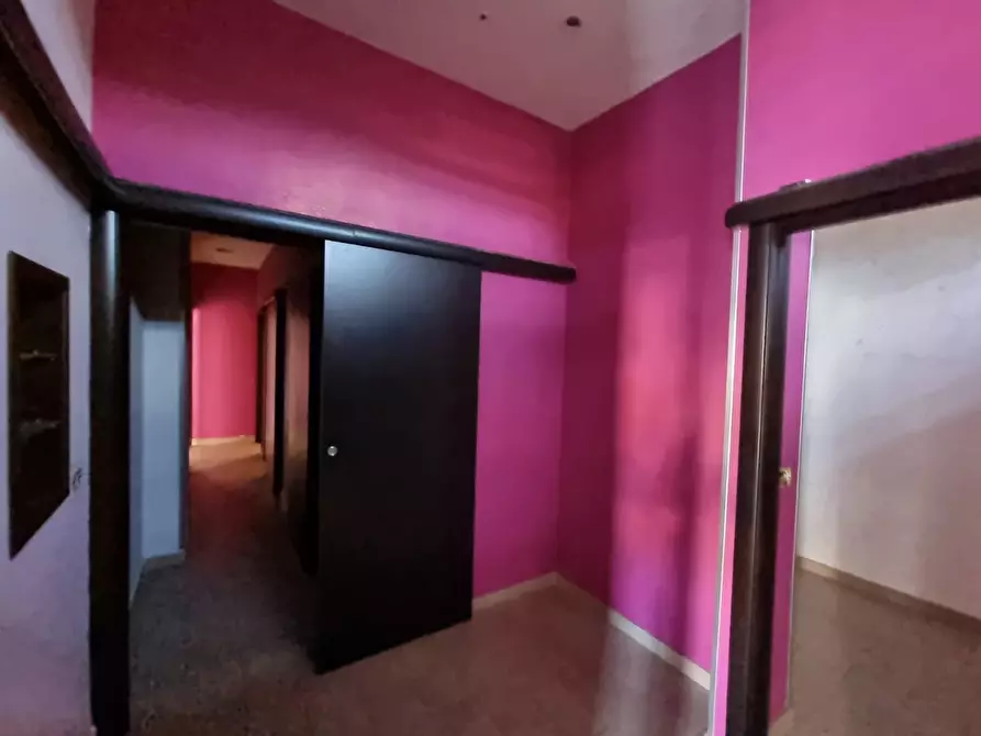 Immagine 7 di Locale commerciale in vendita  in Brigata Avellino a Avellino