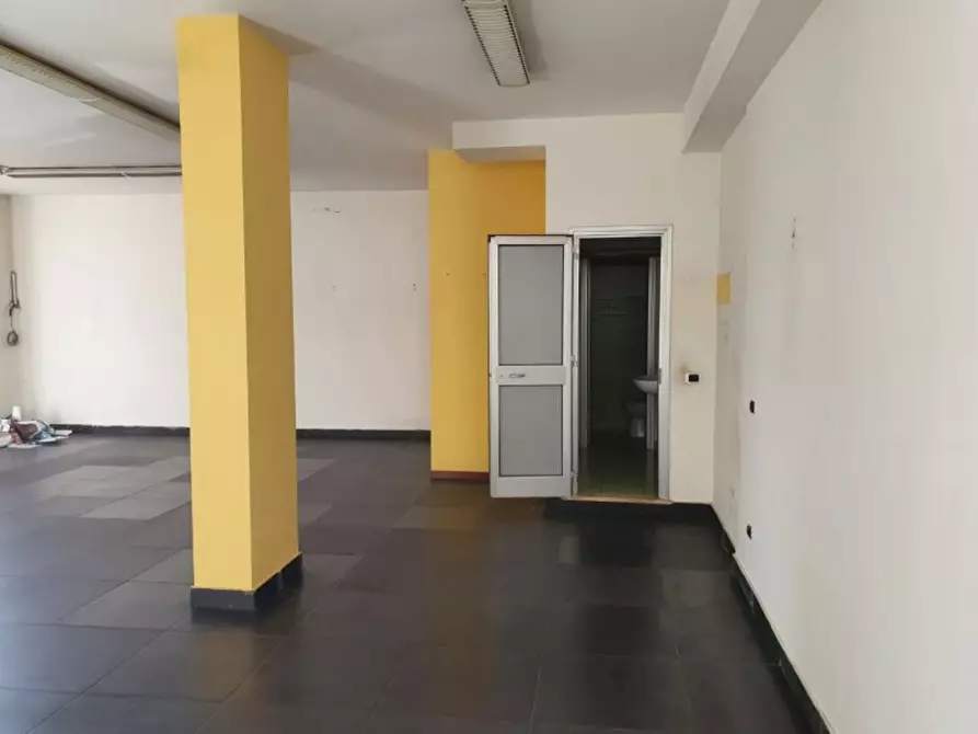 Immagine 6 di Locale commerciale in affitto  in Tagliamento 299 a Avellino