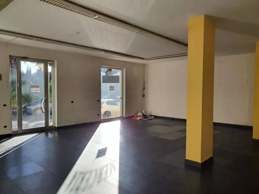 Immagine 8 di Locale commerciale in affitto  in Tagliamento 299 a Avellino