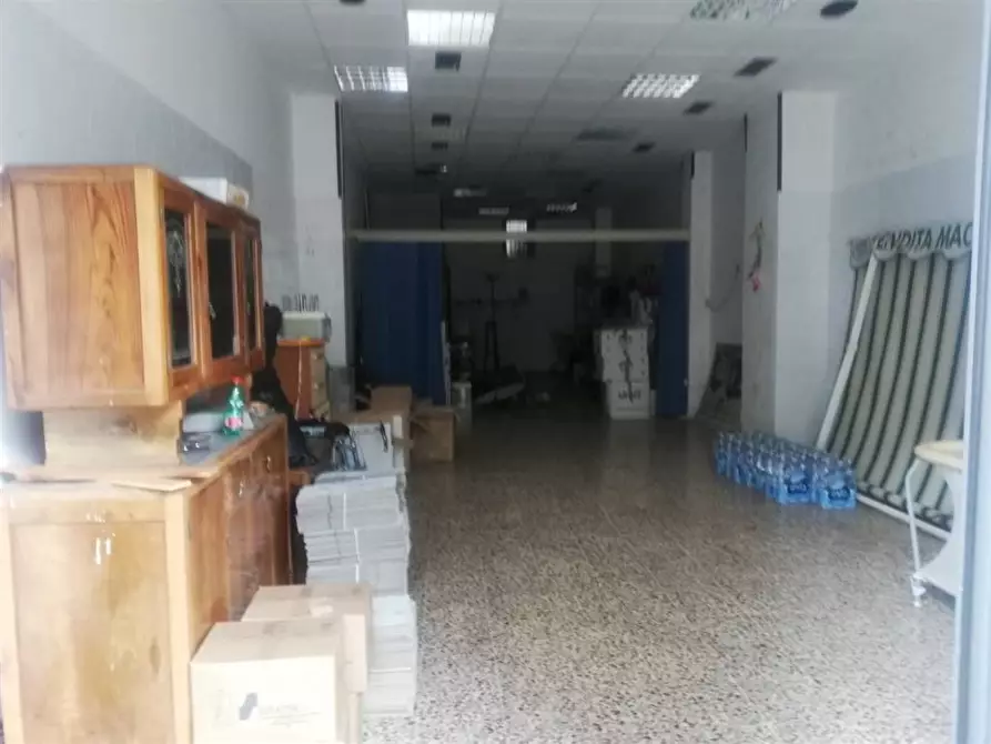 Immagine 4 di Locale commerciale in vendita  in via Andrea Tortora a Pagani
