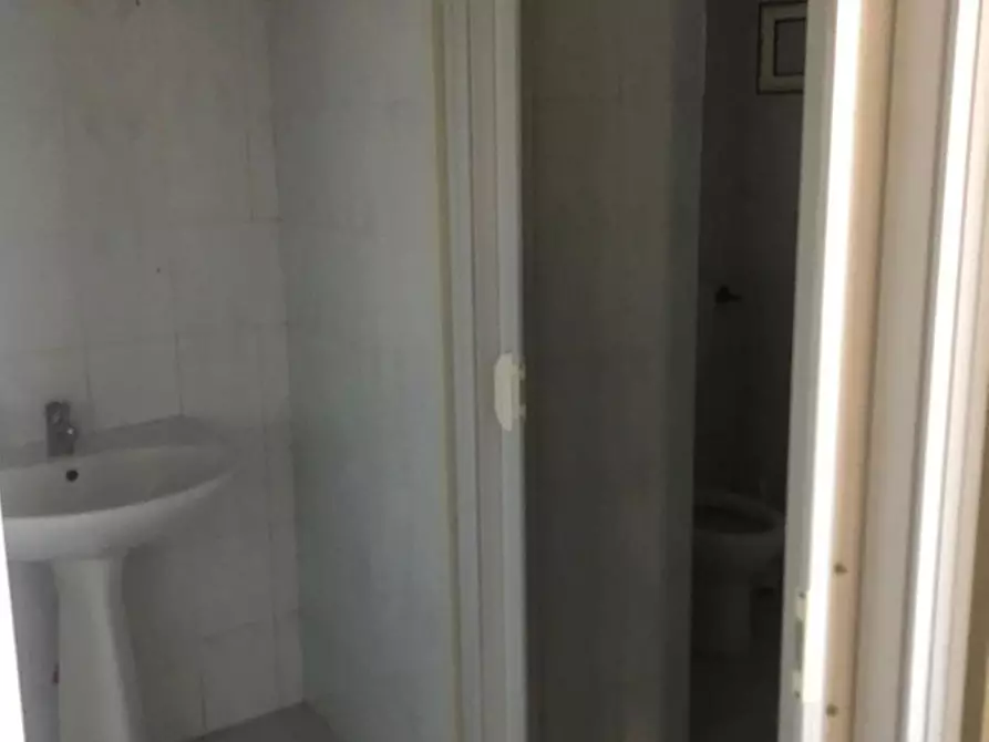 Immagine 3 di Locale commerciale in affitto  in FEDERICO RICCO a Nocera Inferiore