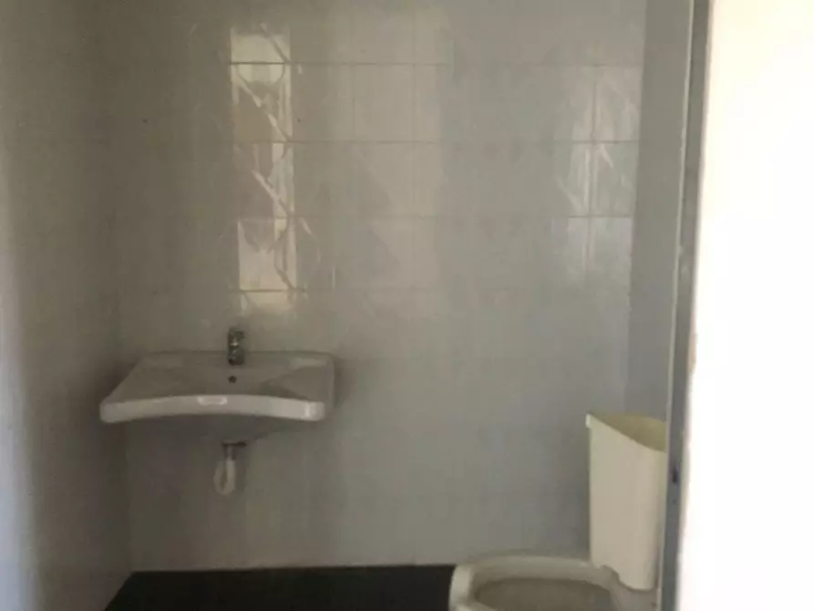 Immagine 5 di Locale commerciale in affitto  in FEDERICO RICCO a Nocera Inferiore