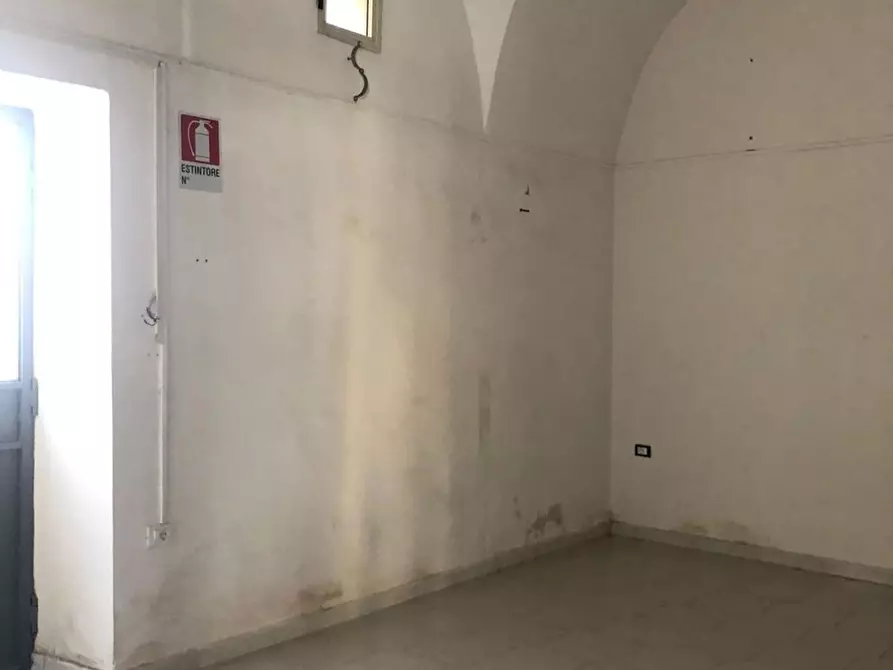 Immagine 10 di Locale commerciale in affitto  in FEDERICO RICCO a Nocera Inferiore
