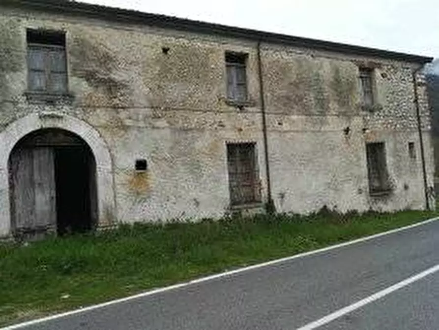 Immagine 1 di Rustico / casale in vendita  in Via SS 19 a Sicignano Degli Alburni
