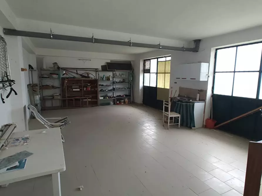 Immagine 10 di Appartamento in vendita  in Via Santa Caterina a Mirabella Eclano