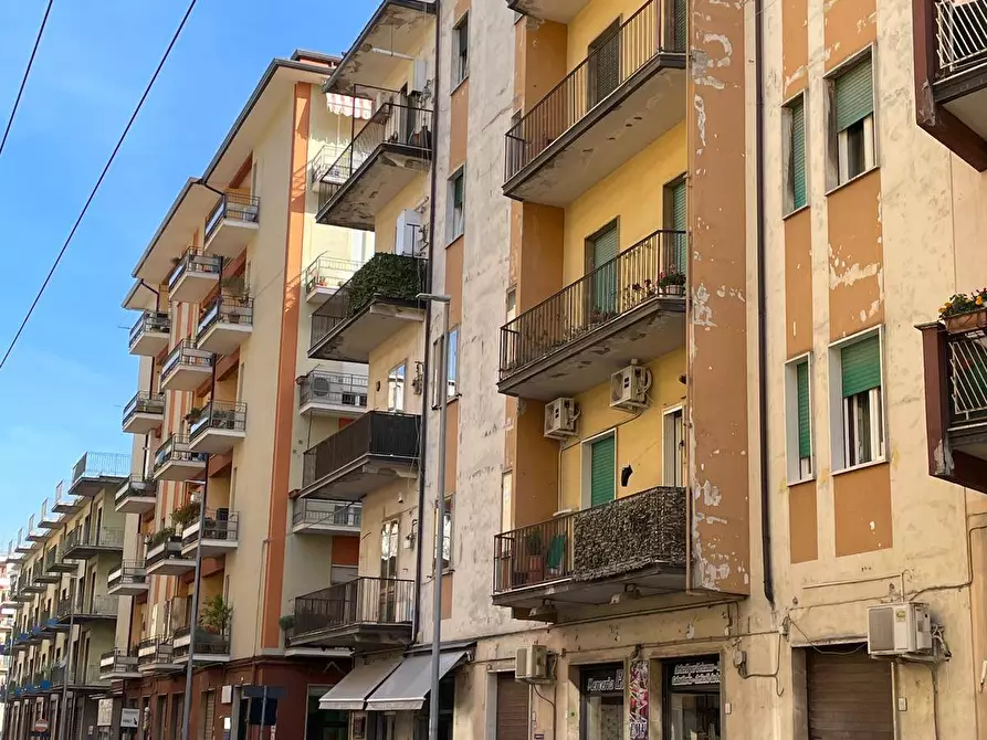 Immagine 2 di Locale commerciale in affitto  in via Guarini 45 a Avellino