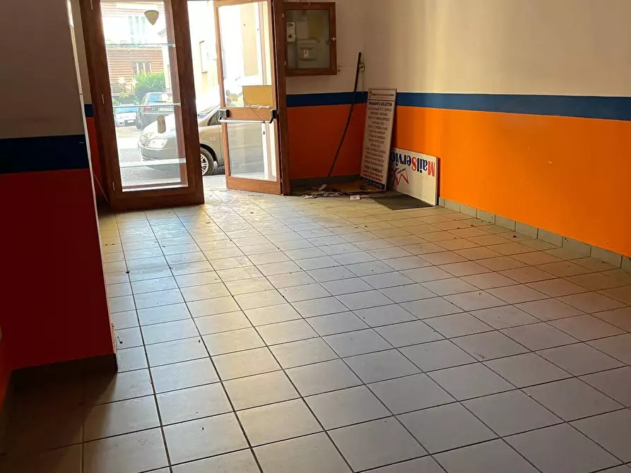 Immagine 5 di Locale commerciale in affitto  in via Guarini 45 a Avellino