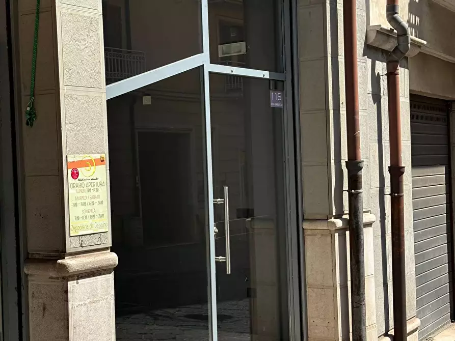 Immagine 1 di Locale commerciale in affitto  in Corso Umberto a Avellino