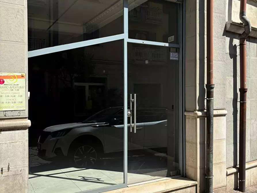 Immagine 7 di Locale commerciale in affitto  in Corso Umberto a Avellino