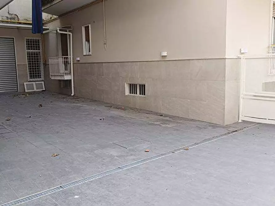 Immagine 10 di Locale commerciale in affitto  in VIA RIVO CEROLA a Sarno