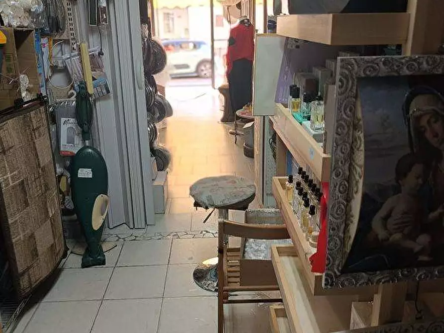 Immagine 5 di Locale commerciale in vendita  in VIA SANT'ANNA 4 a Nocera Inferiore