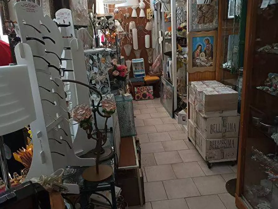 Immagine 7 di Locale commerciale in vendita  in VIA SANT'ANNA 4 a Nocera Inferiore