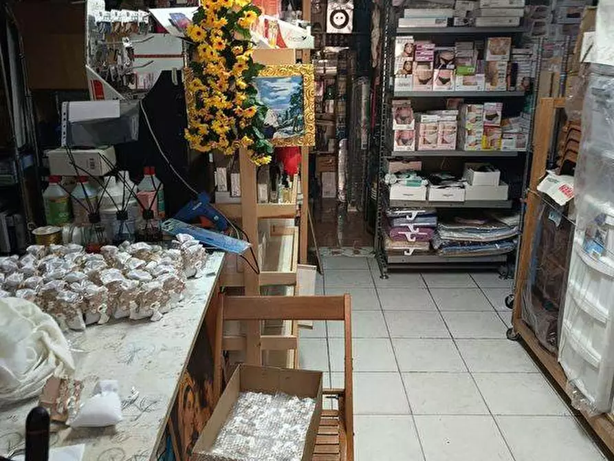 Immagine 8 di Locale commerciale in vendita  in VIA SANT'ANNA 4 a Nocera Inferiore