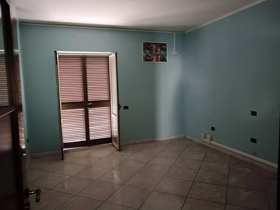 Immagine 13 di Locale commerciale in affitto  in VIA CARLO TRAMONTANO 73 a Pagani