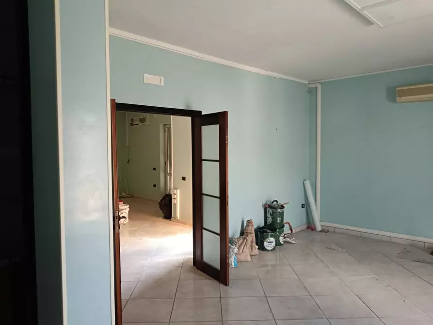 Immagine 15 di Locale commerciale in affitto  in VIA CARLO TRAMONTANO 73 a Pagani