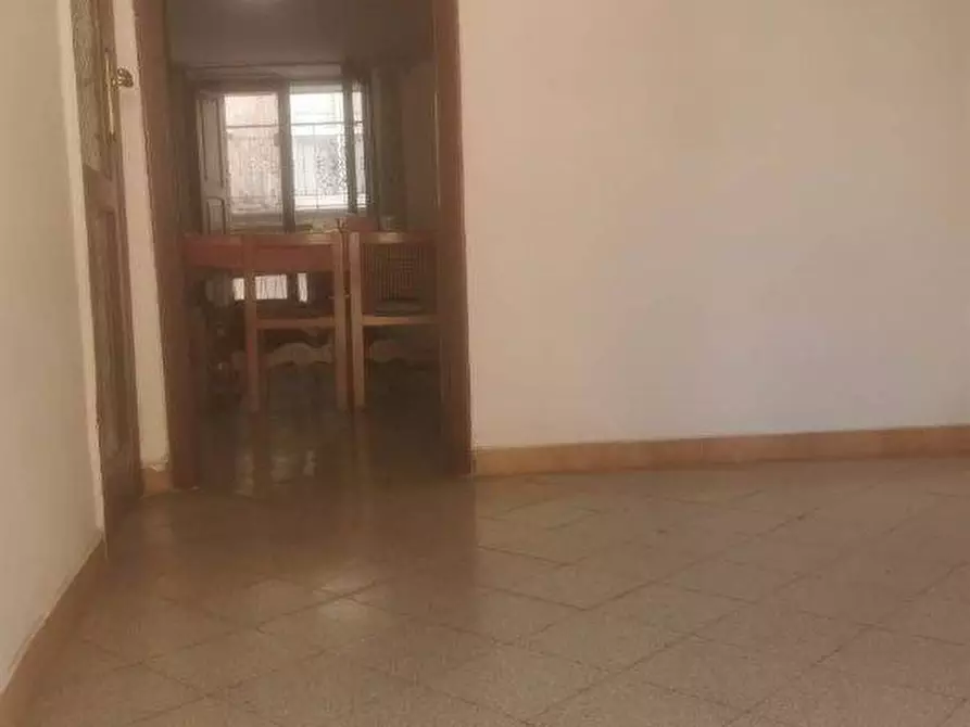 Immagine 6 di Locale commerciale in vendita  in VIA AMENDOLA 137 a Pagani