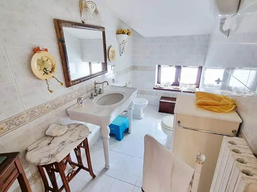 Immagine 11 di Casa semindipendente in vendita  a Avellino