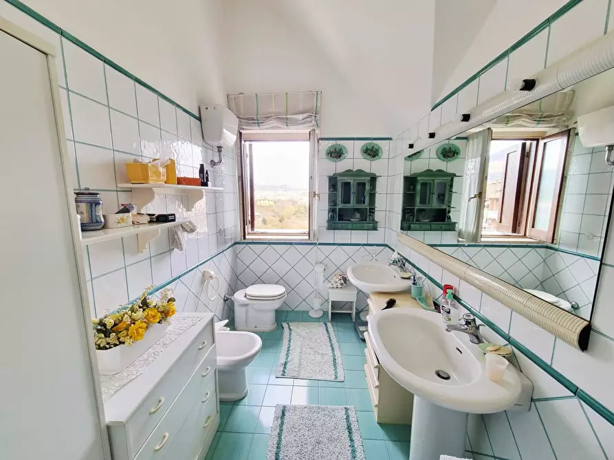 Immagine 24 di Casa semindipendente in vendita  a Avellino