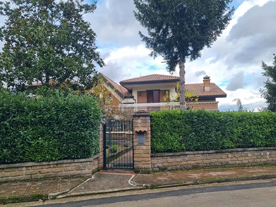 Immagine 50 di Casa semindipendente in vendita  a Avellino