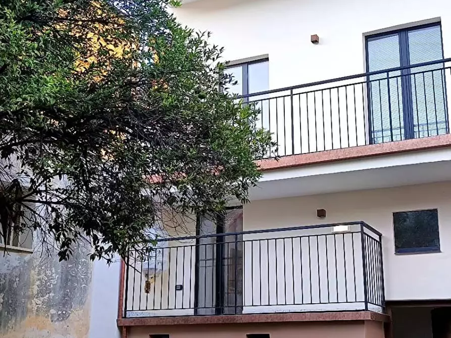 Immagine 2 di Casa indipendente in vendita  in Via Tito Lucrezio Caro 18 a Nocera Inferiore