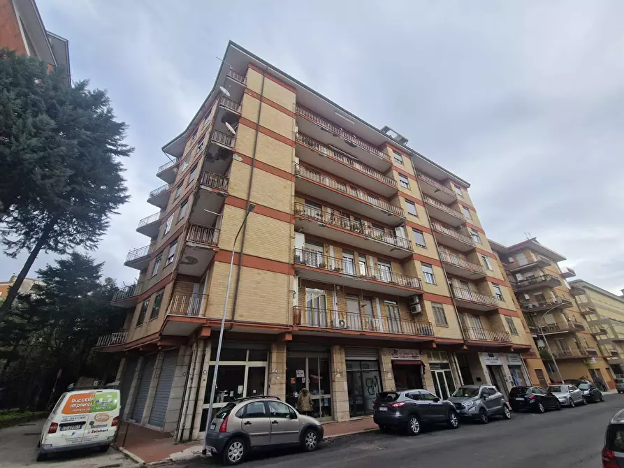 Immagine 4 di Appartamento in vendita  in via degli imbimbo a Avellino