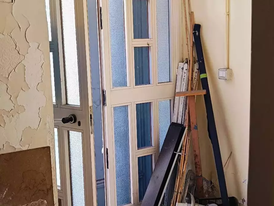 Immagine 5 di Locale commerciale in vendita  in Corso Vittorio Emanuele 231 a Nocera Inferiore