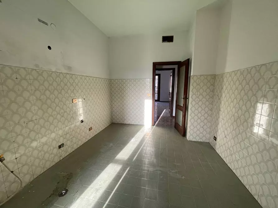 Immagine 16 di Appartamento in vendita  in via giordano a Avellino