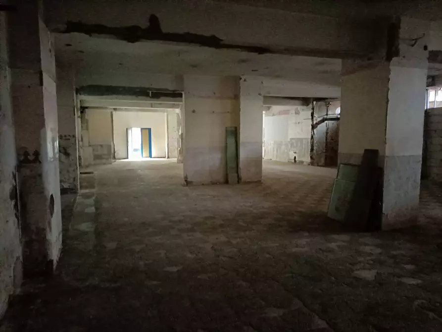 Immagine 19 di Locale commerciale in affitto  in Via A. Barbarulo 71 a Nocera Inferiore