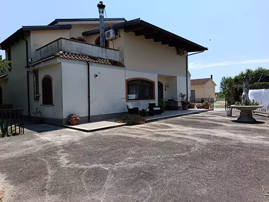 Immagine 2 di Villa in vendita  in via Olpanno 7 a Capaccio Paestum