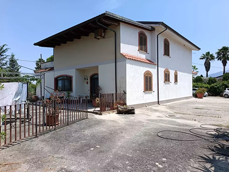 Immagine 3 di Villa in vendita  in via Olpanno 7 a Capaccio Paestum