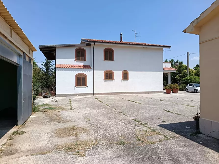 Immagine 4 di Villa in vendita  in via Olpanno 7 a Capaccio Paestum