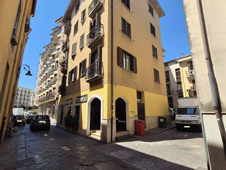 Immagine 1 di Locale commerciale in vendita  in via trinità a Avellino