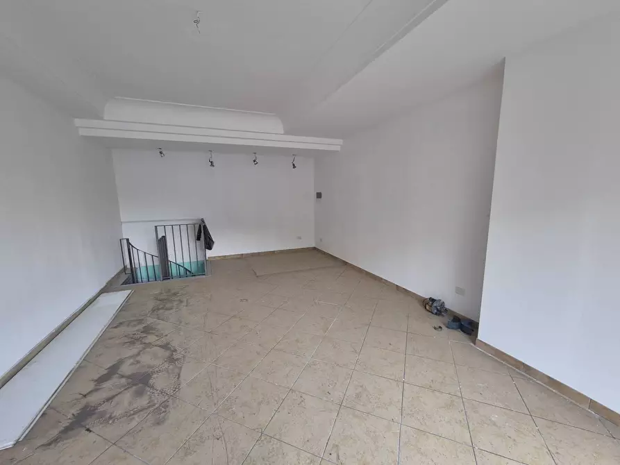 Immagine 5 di Locale commerciale in vendita  in piazza del popolo a Avellino