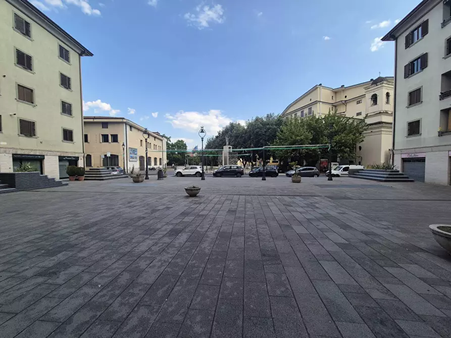 Immagine 7 di Locale commerciale in vendita  in piazza del popolo a Avellino