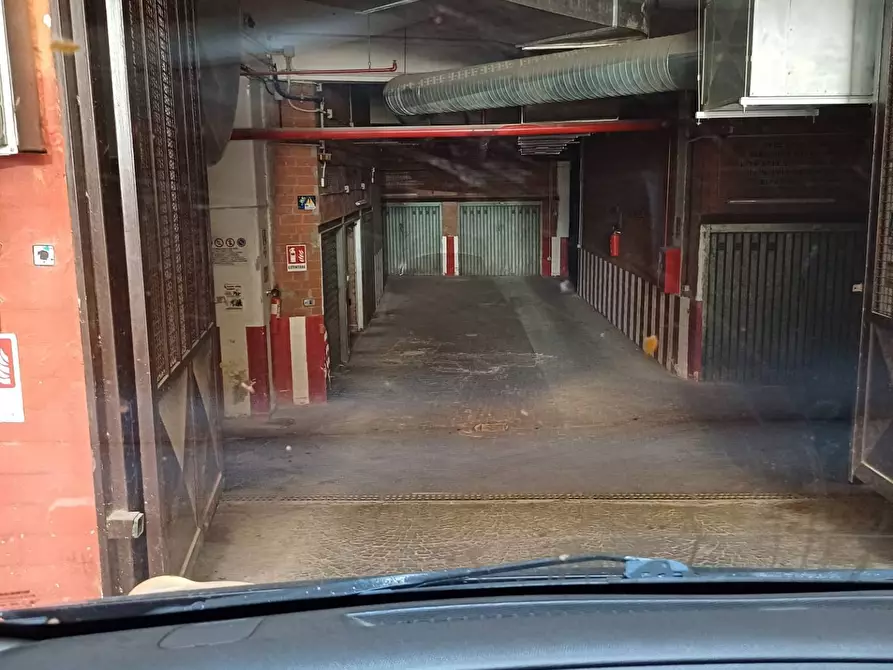 Immagine 4 di Box auto in vendita  in VIA VASTO a Avellino